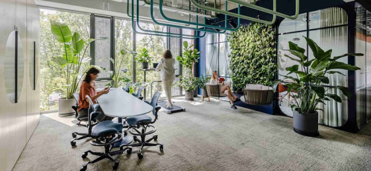 Trendy, które zmienią projektowanie biur w 2025