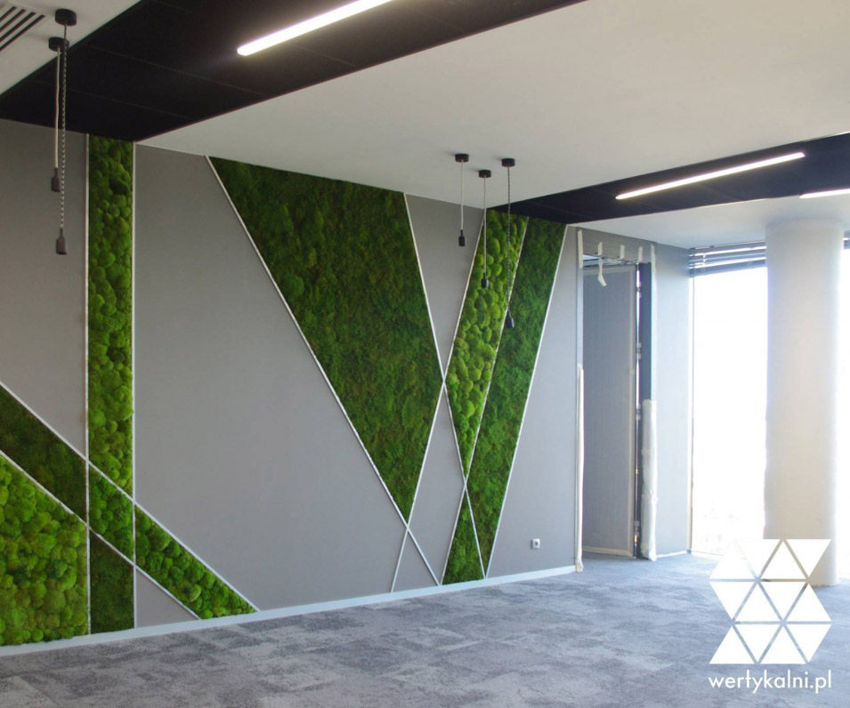 Mech leśny w formie geometrycznej dekoracji